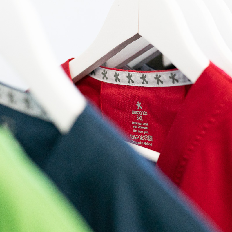 Medanta emills punainen paita Medantan punainen paita